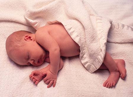  Thiếu canxi trẻ sơ sinh có thể ọc sữa, vặn mình