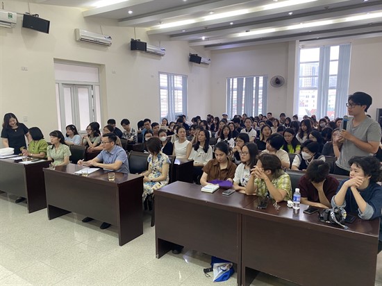 Đoàn công tác trường Đại học Khoa học Xã hội và Nhân văn - Đại học Quốc gia Hà Nội đến thăm và làm việc tại Trung tâm Công tác xã hội tỉnh Quảng Ninh.