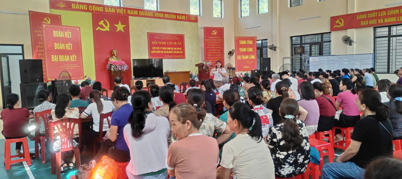 Tập huấn kiến thức, kỹ năng chăm sóc cho cha mẹ, người chăm sóc trẻ em dưới 08 tuổi